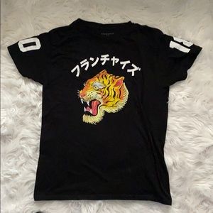 Tiger graphic tee